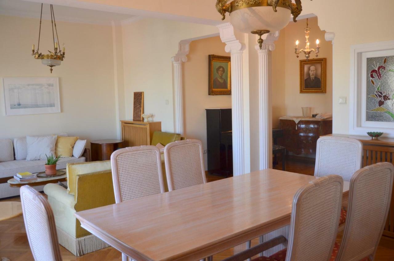 Retro Apartment At Trendy Exarcheia Афіни Екстер'єр фото