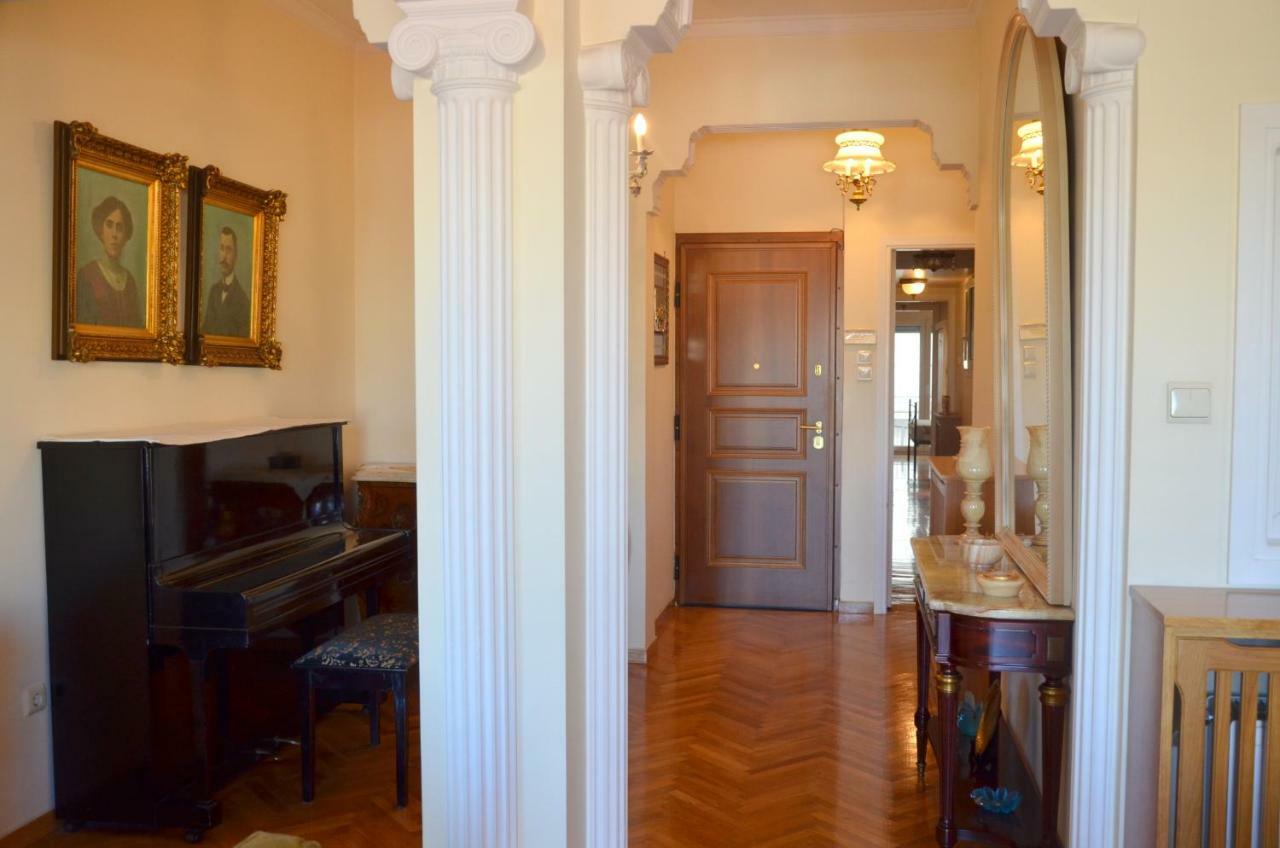 Retro Apartment At Trendy Exarcheia Афіни Екстер'єр фото